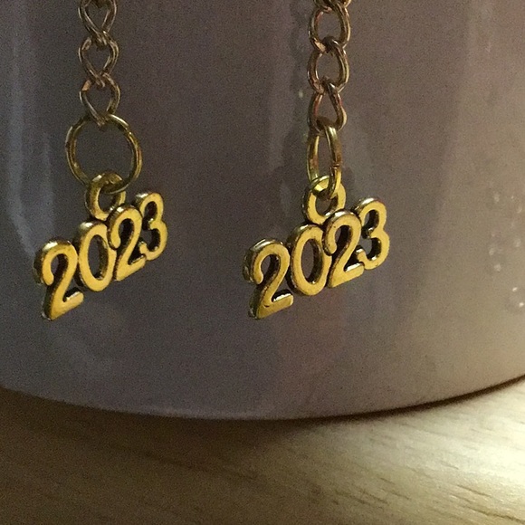 fish hook earwire earrings  2023 on gold metal chain   E200 - Picture 5 of 5